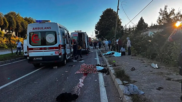 Katliam gibi kaza: 4 kişi öldü, 9 kişi yaralandı