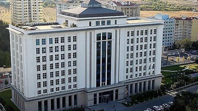 Kavga Etme, Hizmetleri Anlat