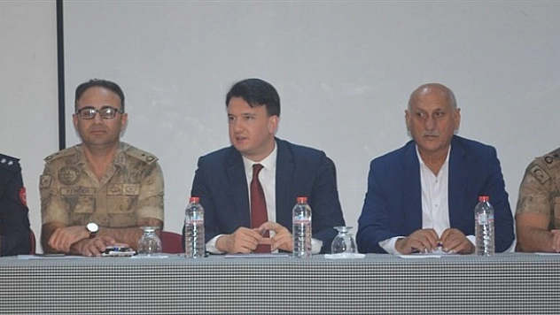 Kaymakam Gürses, muhtarlarla  bir araya geldi