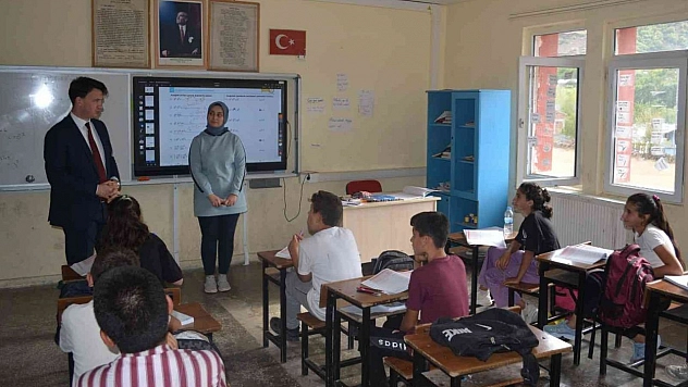 Kaymakam Gürses, öğrenci ve vatandaşlarla bir araya geldi