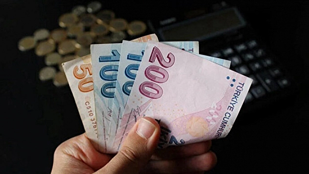 Kendi isteğiyle ayrılanlara da kıdem tazminatı! SGK Uzmanı şartları tek tek açıkladı