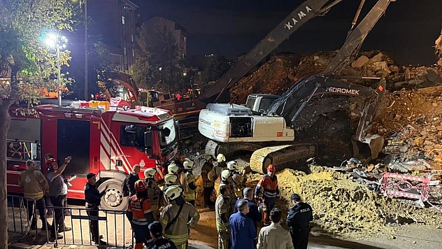Kentsel dönüşümdaki bina çöktü: 2 Kişi yaralandı