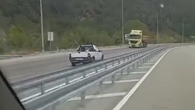 Kilometrelerce yolu ters şeritten gitti