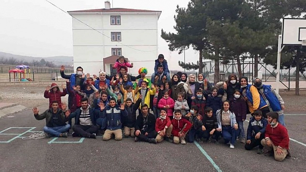 Kırsal mahalledeki öğrencilere sosyal etkinlik