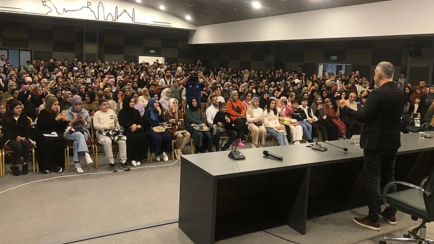 Kitapseverlerden Başkan Şerifoğulları'na Teşekkür