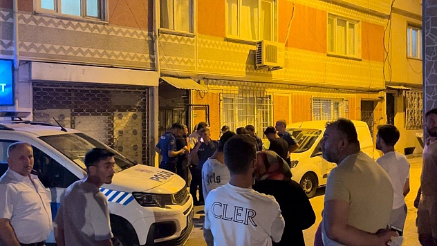 Kız Arkadaşını Sokak Ortasında Darp Etti!