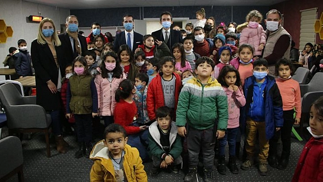 Konteyner Kentteki Çocuklar İçin Yapılan Kütüphane Hizmete Açıldı