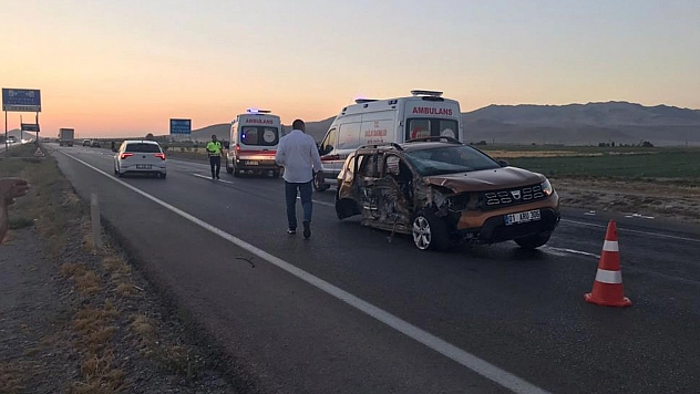 Kontrolden çıkan otomobil karşı şeride geçti: 4 yaralı