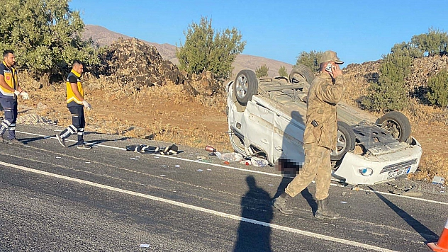 Kontrolden Çıkan Hafif  Ticari Araç Takla Attı: 3 Ölü 2 Yaralı