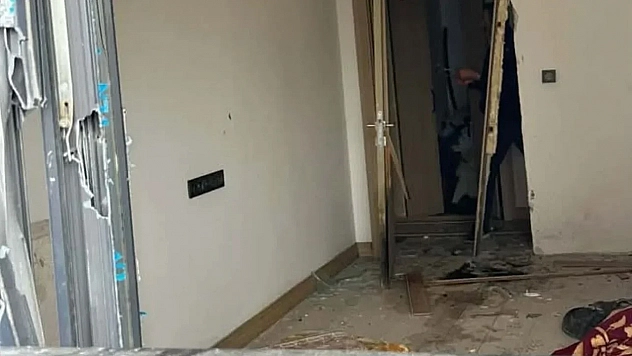 Korkutan patlama: Bina tahliye edildi