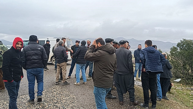 Köylüler Taş Ocağı İçin Toplandı