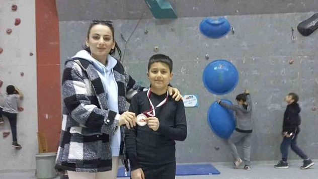 Küçük Aras'ın Türkiye üçüncülüğü sevinci