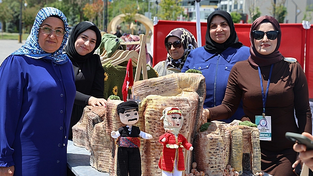 Kursiyerler 4 bin yıllık tarihi Harput Kalesi'ni amigurumi ile ördü