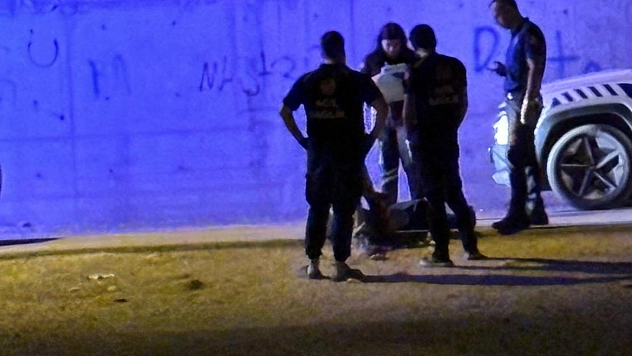 Madde bağımlısı sokak ortasına yığılıp kaldı