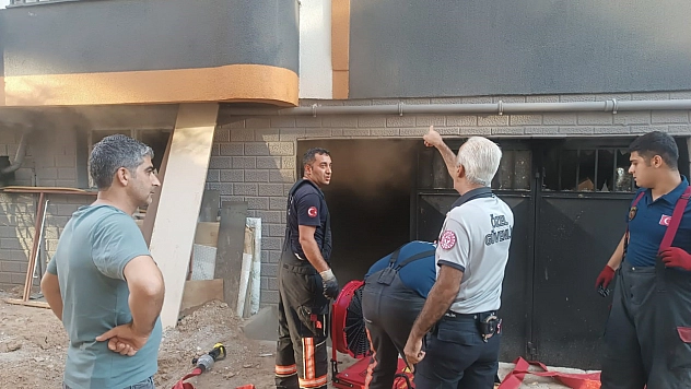 Malatya'da depo yangını: Engelli vatandaş kurtarıldı