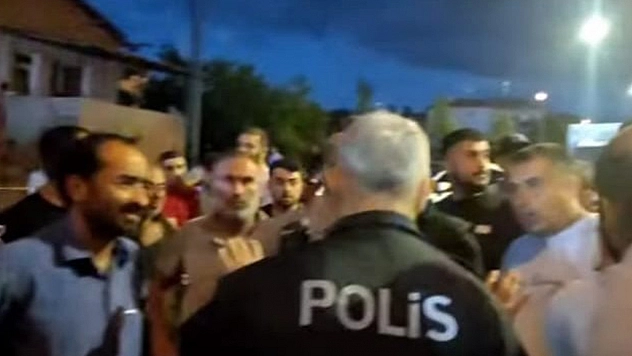 Malatya'da gergin anlar: Vatandaşlar yolu ulaşıma kapattı