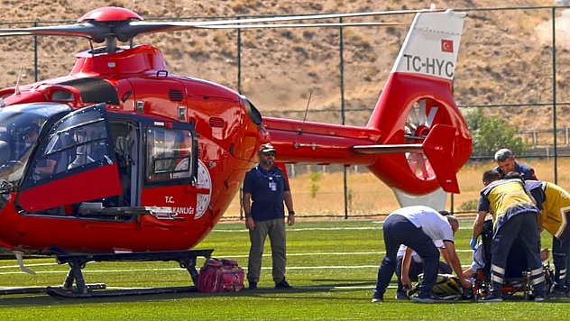 Malatya'da Hava ambulansı, tarlada çalışırken yaralanan vatandaş için havalandı