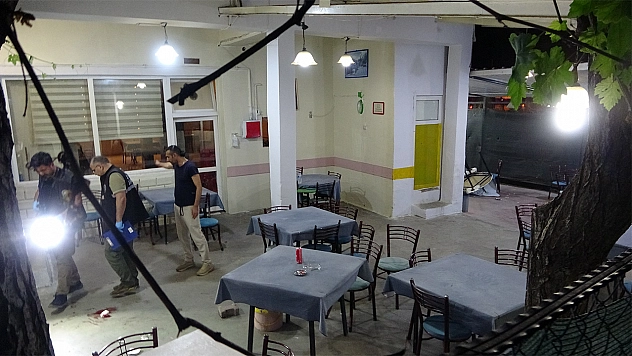 Malatya'da husumetlisini kıraathanede oyun oynarken pompalı tüfekle yaraladı