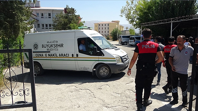 Malatya'da iş makinesinin altında kalan operatör hayatını kaybetti