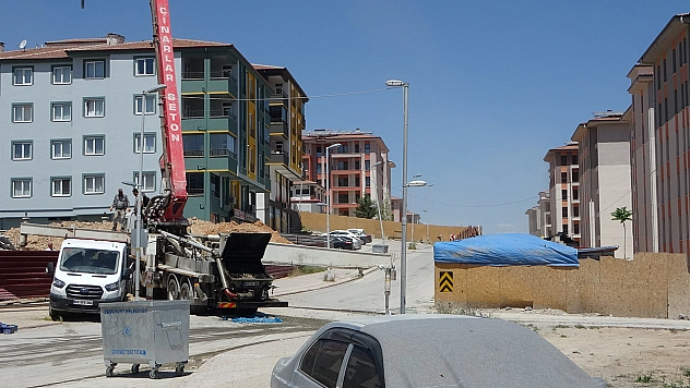 Malatya'da işçi, inşaat alanındaki çukura düştü!