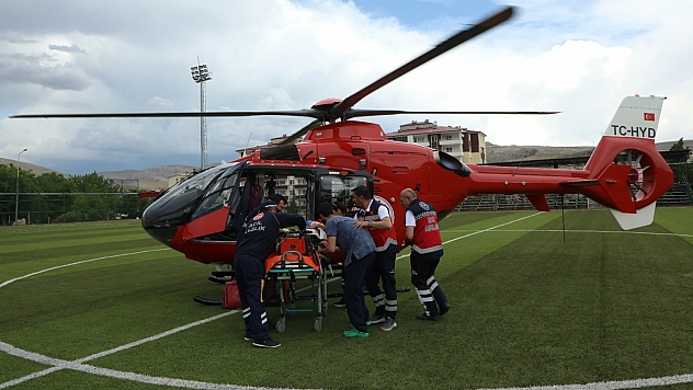 Malatya'da kalp krizi geçiren hasta helikopterle sevk edildi