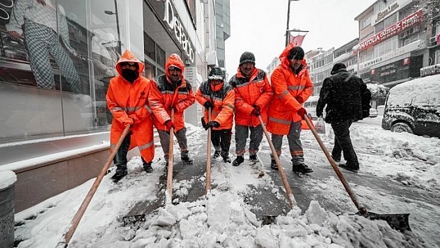 Malatya'da karla mücadele çalışmalarında araç ve personel sayısı arttırıldı