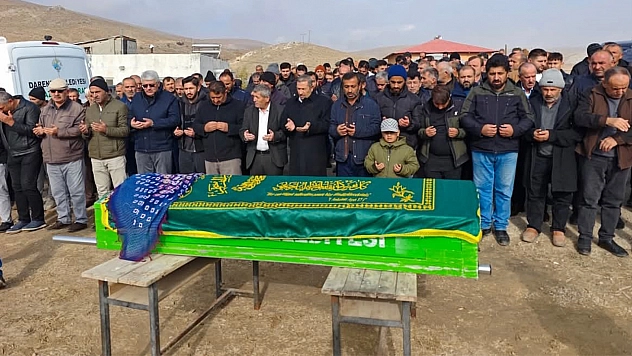 Malatya'da kayıp olarak aranırken ölü bulunan kadın defnedildi