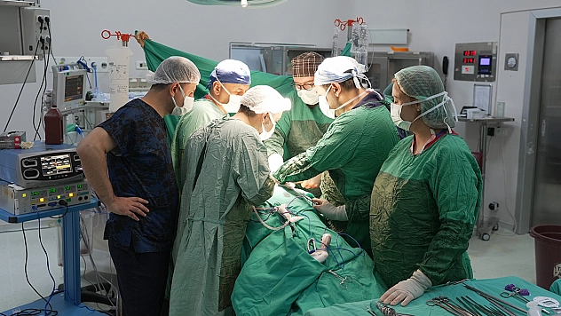 Malatya'da mikro cerrahiyle böbrek tümörü çıkarıldı