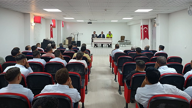 Malatya'da okul servisi sürücülerine bilgilendirme toplantısı düzenlendi