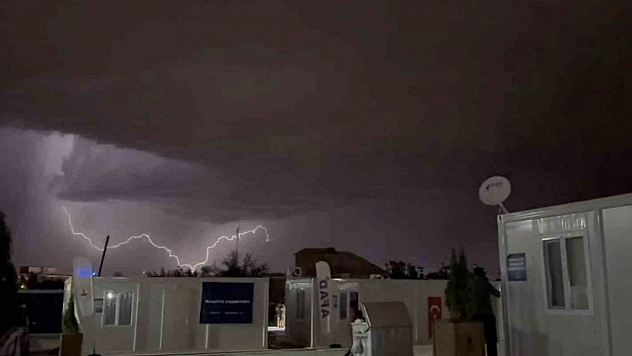 Gecenin Karanlığı Bu Defa Farklı Aydınlandı