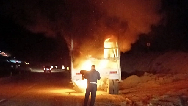 Malatya'da tır alev topuna döndü