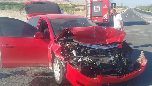 Malatya'da tır ile otomobil çarpıştı: 4 yaralı