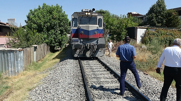 Malatya'da yük treni yayaya çarptı: 1 ağır yaralı