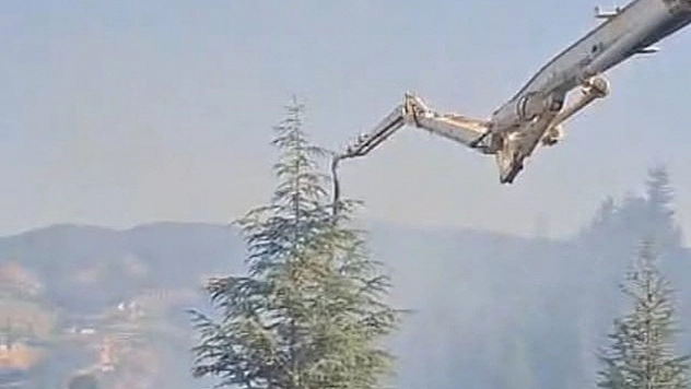 Malatya'daki orman yangınına beton pompasıyla destek