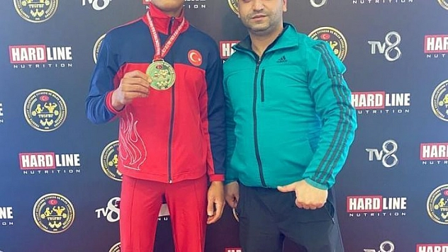 Malatyalı sporcu, vücut geliştirmede Türkiye Şampiyonu oldu
