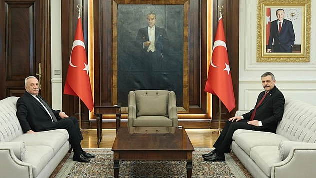 Mehmet Ağar Bakan Çiftçi'yi ziyaret etti