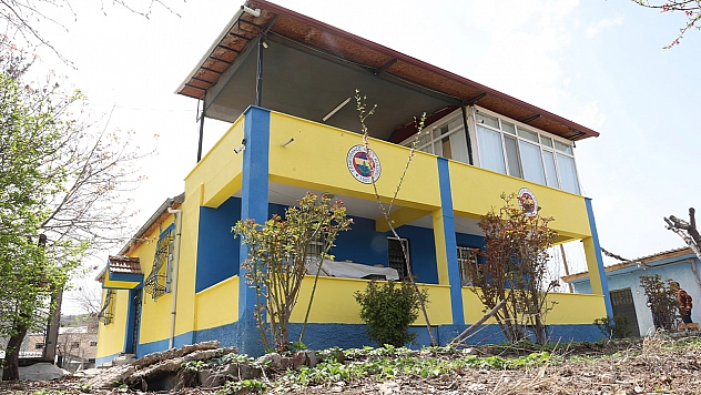 Mehmet dedenin sarı-lacivert evi gündem oldu