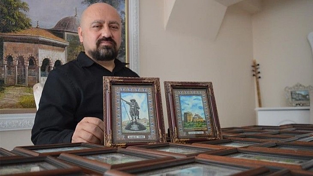 Memleket hasreti müzik hocasını ressama dönüştürdü