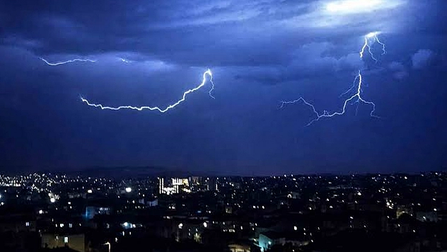 Meteoroloji uyardı: 5 ilde kuvvetli sağanak ve gök gürültülü yağış geliyor