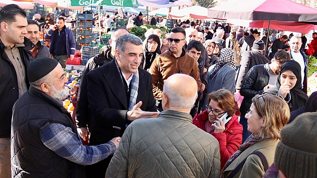 Milletvekili Erol, semt pazarında esnaf ve vatandaşlarla buluştu