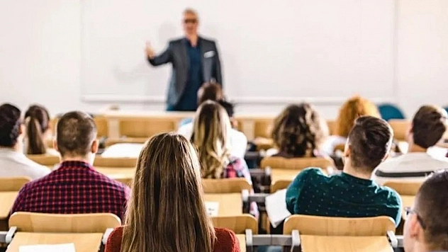 Milyonlarca öğrenciyi ilgilendiriyor! Bakan Tekin'den tatil açıklaması