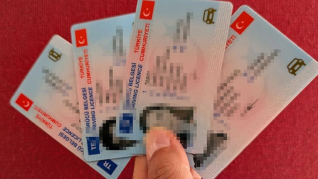 Milyonlarca sürücüyü ilgilendiren karar! Ehliyet yenilemede yeni dönem