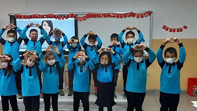 Minik Öğrencilerden Engellilere Videolu Destek