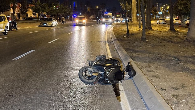 Motosikletten düşen genç kadın hayatını kaybetti