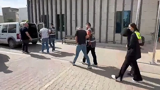 Müstehcen Görüntüyle Şantaj Yapan Çete Yakalandı!