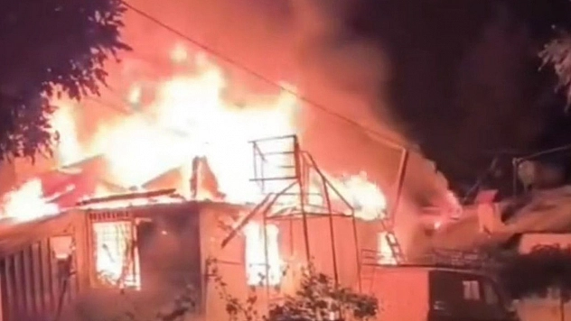 Nene ve torun yangında hayatını kaybetti