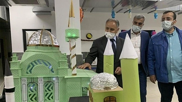 Öğrenciler atık malzemelerden eser yaptı, sergi açıldı