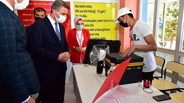 Öğrencilerden Bilim Fuarı