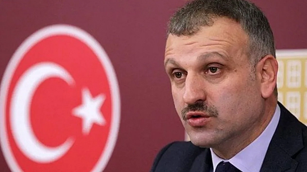 Oktay Saral, Cumhurbaşkanı başdanışmanlığı görevinden istifa etti