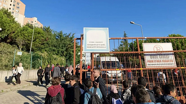 Okulda bıçaklı saldırı: 5 Kız öğrenci yaralandı